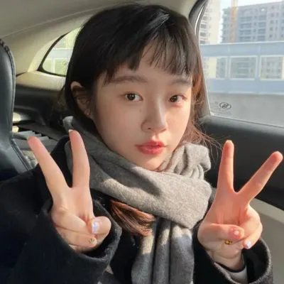 战火中的花蕾